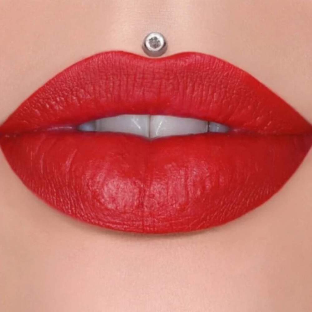 NEW Jeffree Star Cosmetics Velvet Trap Lipstick in Confessional Hot Red Matte